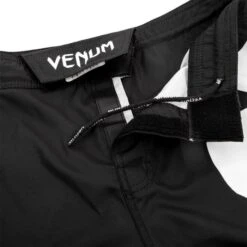 Venum Light 3.0 Fightshorts - Black/white, VENUM-03615-108 -Boxing Shop 0f2db7509b75ca5033cca55e19decc53