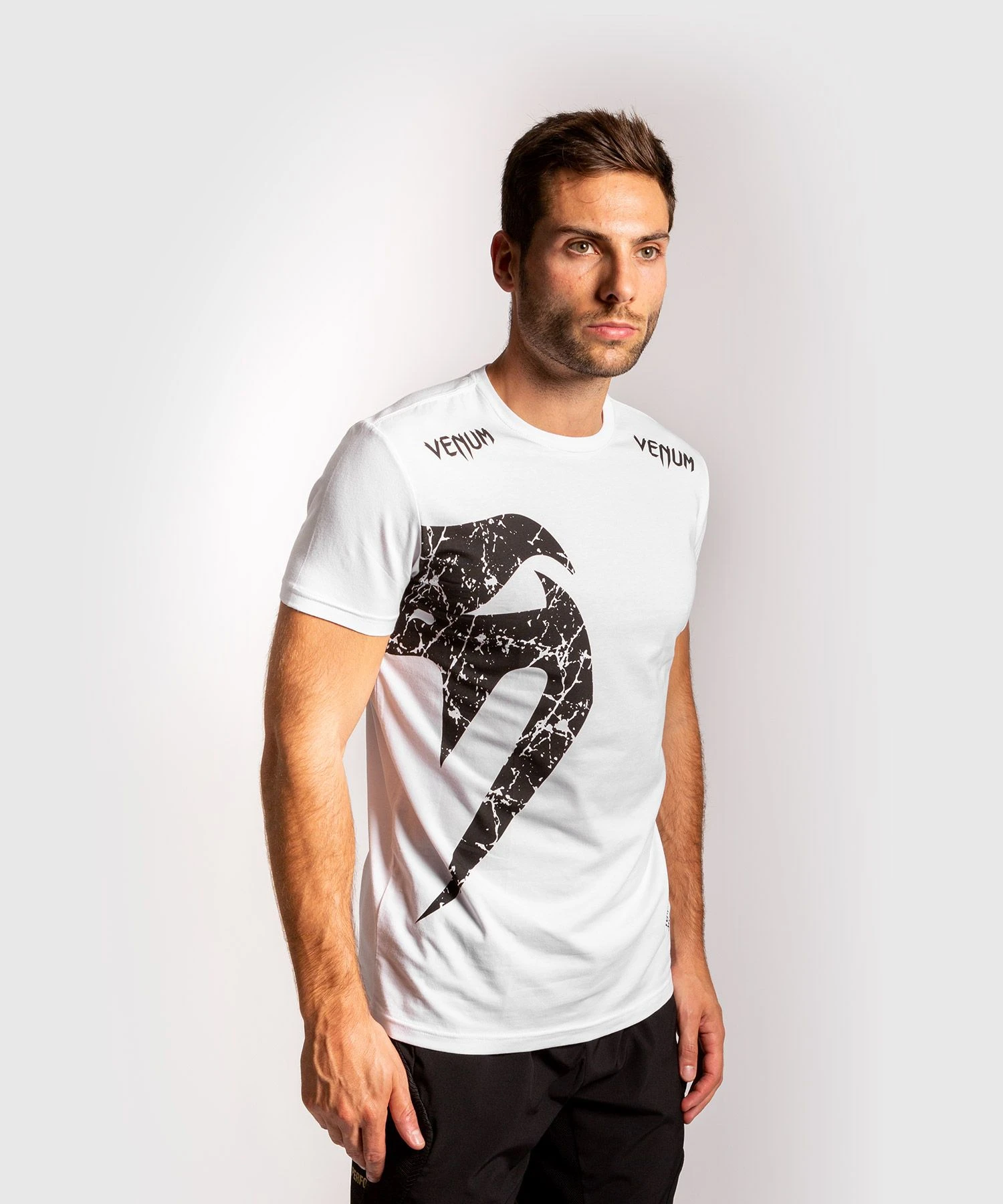 Venum Giant T-shirt - White 5 Venum Giant T-shirt - White - Image 3