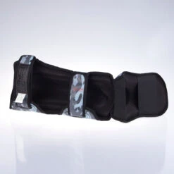 Fighter Shinguards Thai Ergo - Gray Camo/red, FSG-004GCR -Boxing Shop 7d4ddefad369ae02c110051a6f52343f