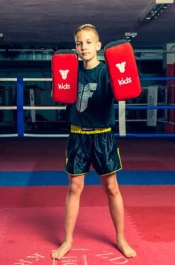 Fighter KIDS Kick Pad - PAIR - Red/black, FKLT0003 -Boxing Shop cdc8cf0b6e6a78ae54204fd6d5ffb636