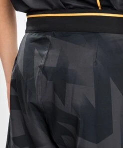 Venum Razor Kids MMA Shorts - Black/gold 17 Venum Razor Kids MMA Shorts - Black/gold -Boxing Shop fcd34f0ebb0e9a6646a029278927a52a61653ffe FS RAZOR BLACK 08